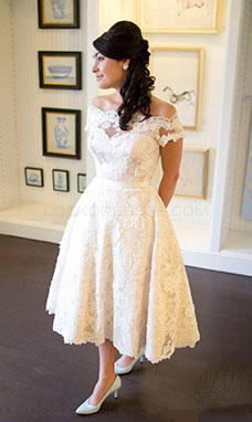 Ball Gown Scalloped-Edge Short Sleeve Lace Wedding Dress
