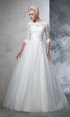 Ball Gown Scalloped-Edge 3/4 Length Sleeve Organza Wedding Dress