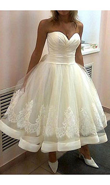 Ball Gown Sweetheart Sleeveless Tulle Wedding Dress