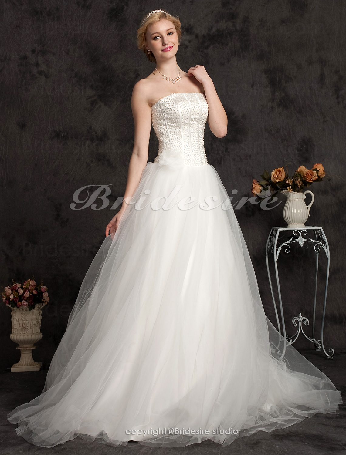 Ball Gown Floor-length Tulle Beading Strapless Wedding Dress