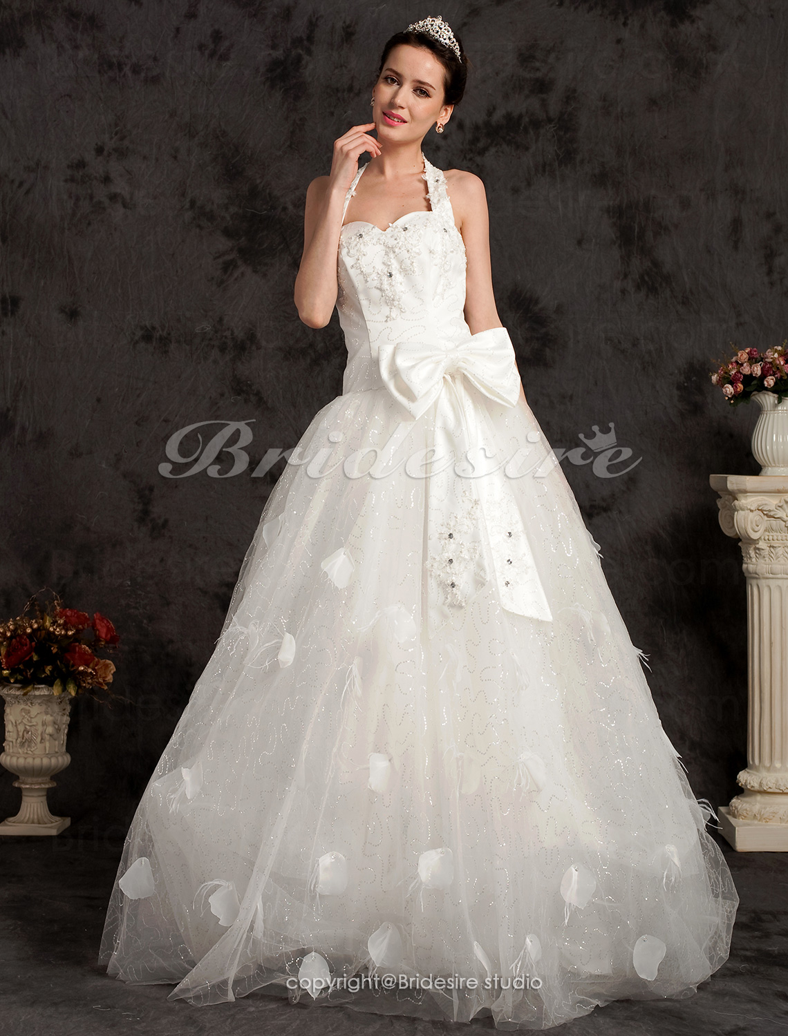 Ball Gown Floor-length Tulle Halter Wedding Dress