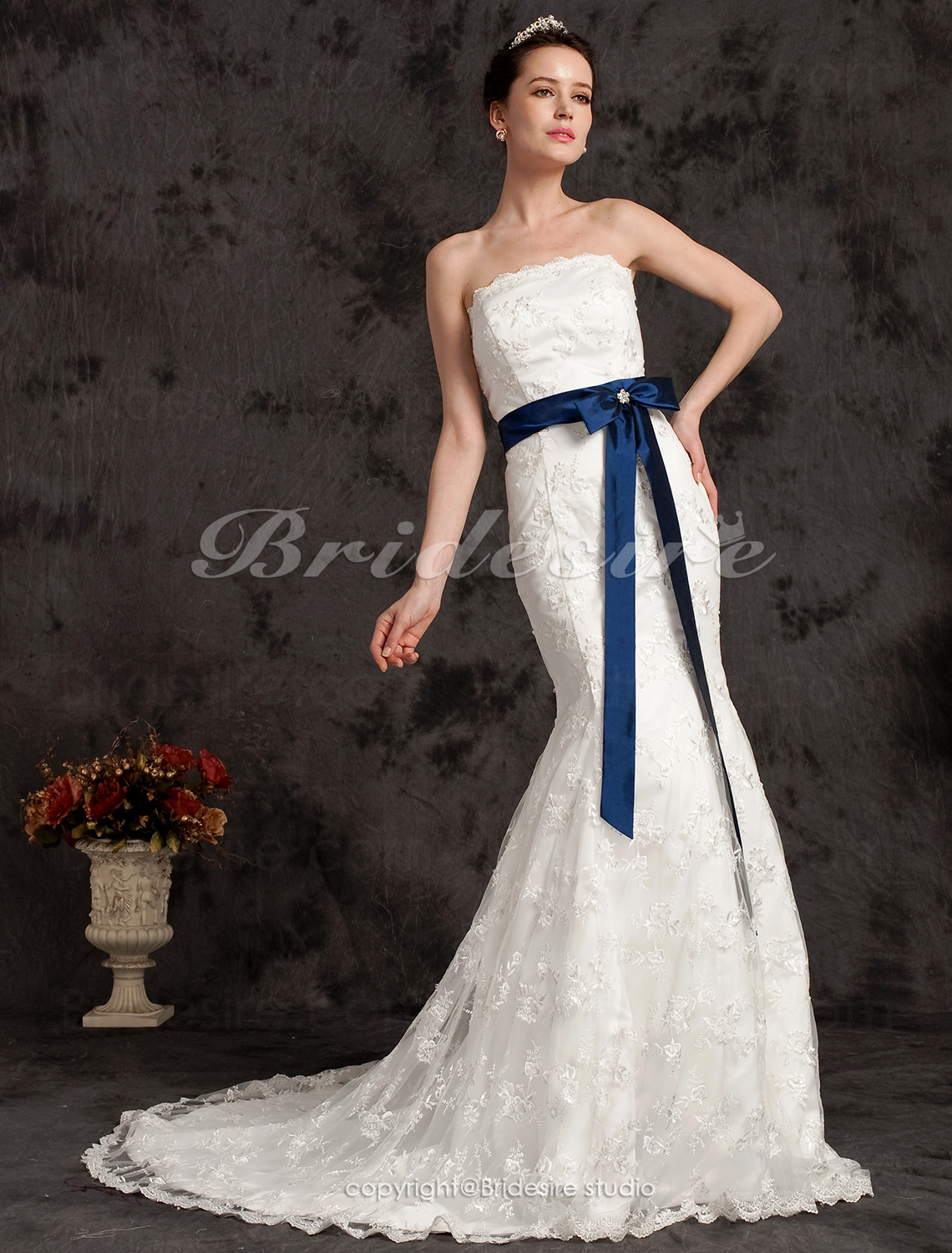 Trumpet/Mermaid Satin Chapel Train Strapless Wedding Dress with A Belt