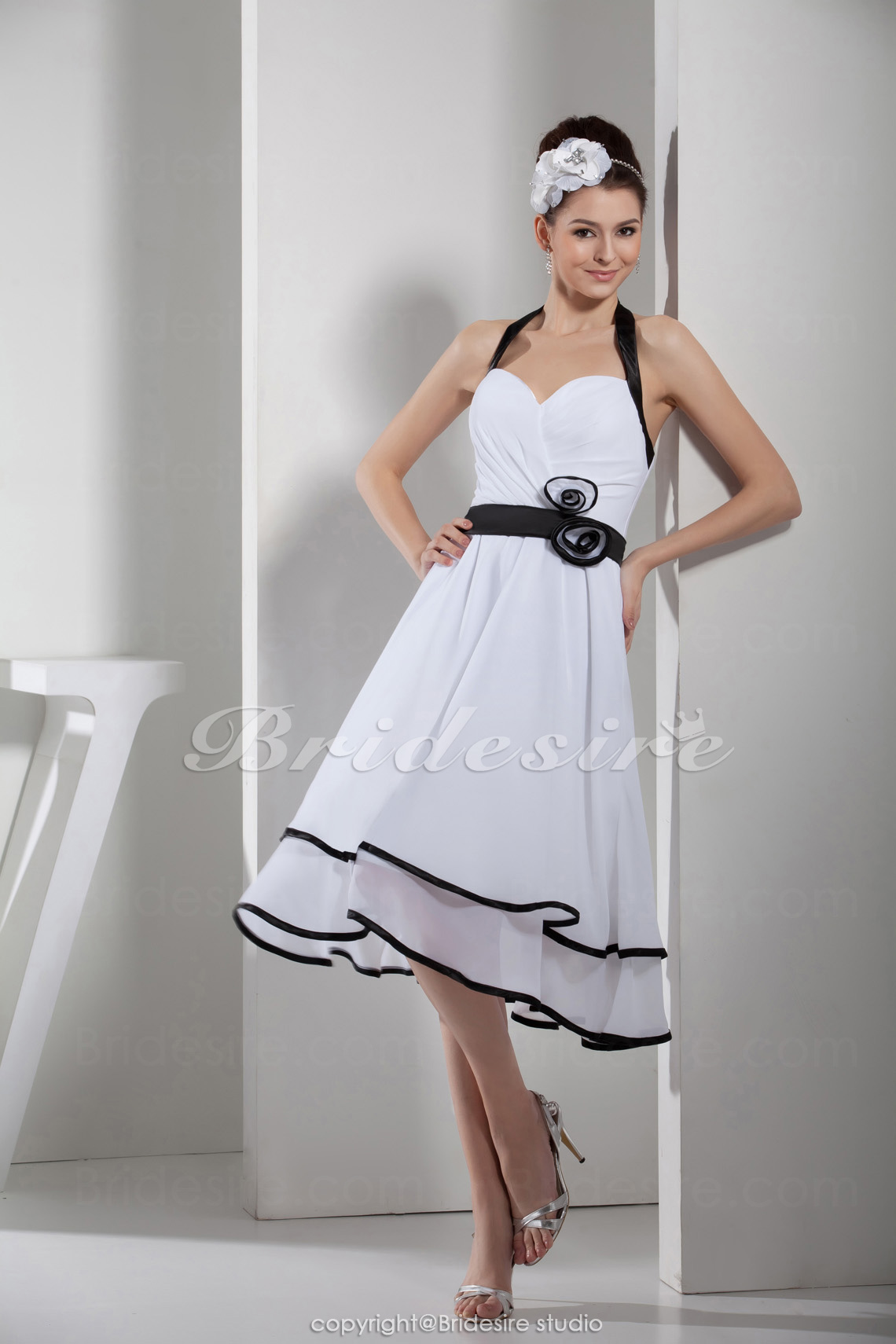 A-line Halter Knee-length Sleeveless Chiffon Dress