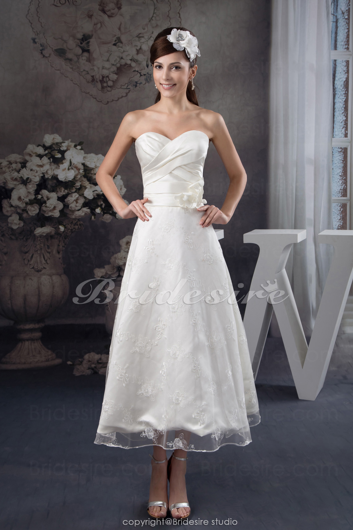 A-line Sweetheart Tea-length Sleeveless Satin Lace Wedding Dress