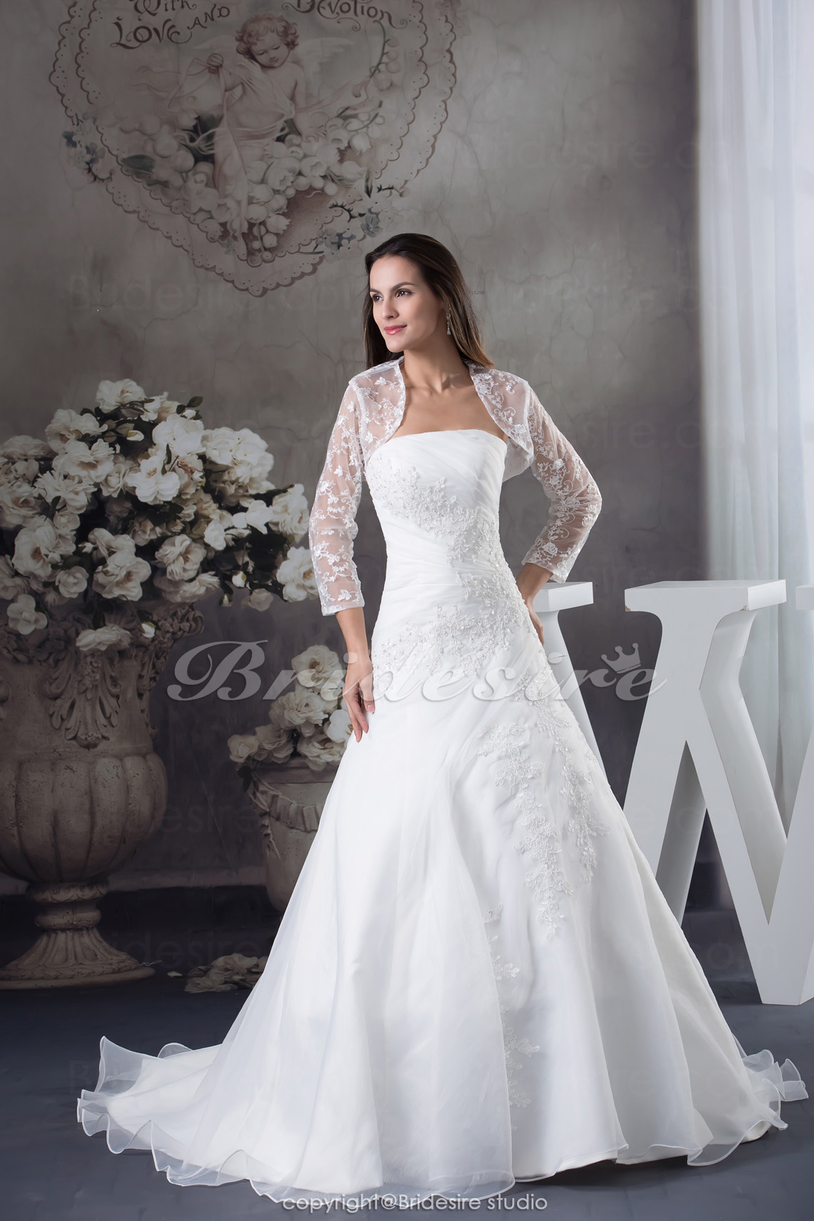 A-line Strapless Court Train Sleeveless Organza Wedding Dress