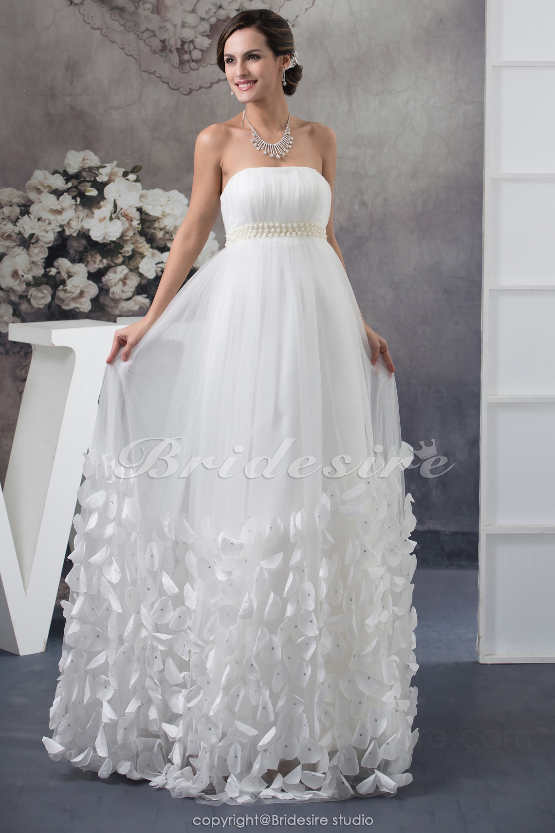 Sheath/Column Strapless Floor-length Sleeveless Tulle Wedding Dress