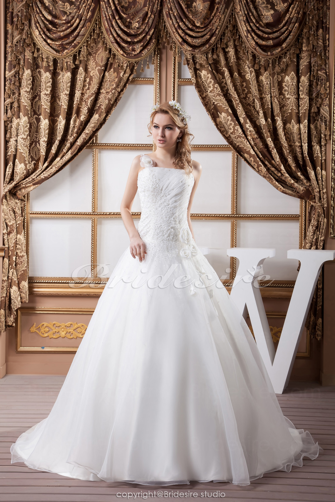 Princess Spaghetti Straps Floor-length Sweep Train Sleeveless Satin Chiffon Wedding Dress