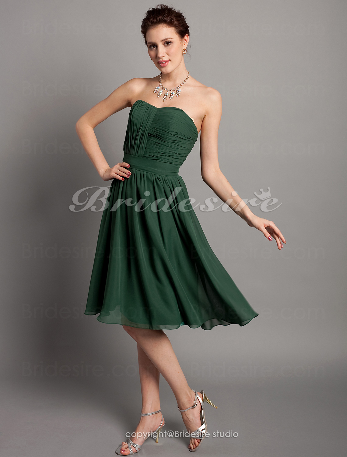 A-line Princess Chiffon Knee-length Sweetheart Strapless Bridesmaid Dress