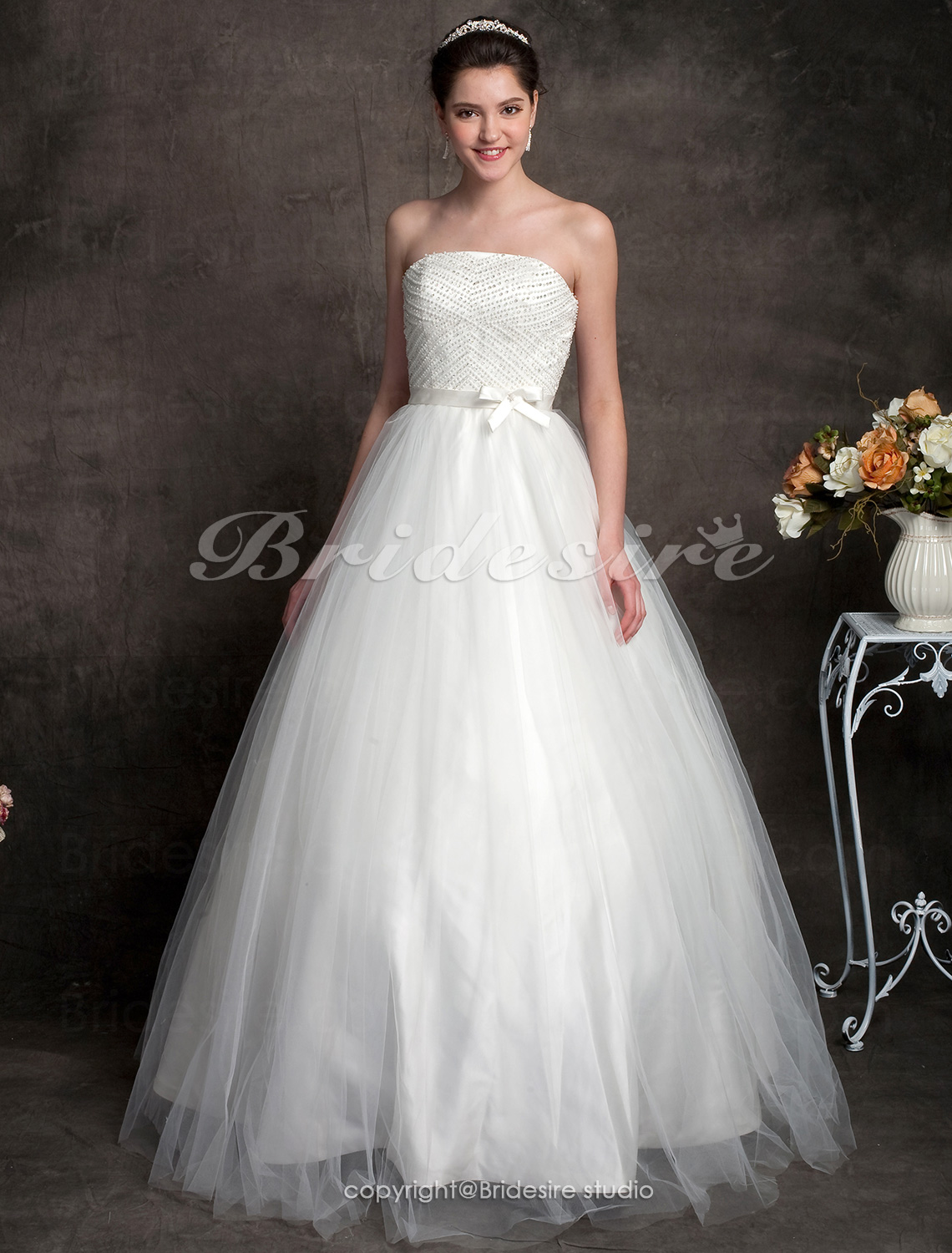 Ball Gown Tulle Floor-length Strapless Wedding Dress